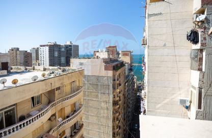 Apartment - 3 Bedrooms - 1 Bathroom for sale in Mahmoud Al Essawy St. - Sidi Beshr - Hay Awal El Montazah - Alexandria