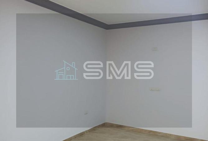 8330818 - Property Image 2