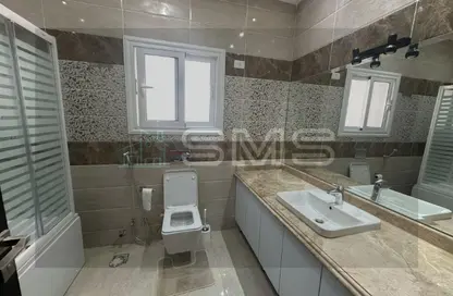 شقة - 2 غرف نوم - 2 حمامات للايجار في امتداد غرب جولف - كمبوندات القطامية - القطامية - مدينة القاهرة الجديدة - القاهرة