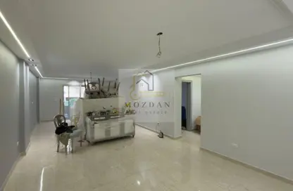 شقة - 3 غرف نوم - 3 حمامات للايجار في الشطر العاشر - زهراء المعادي - حي المعادي - القاهرة