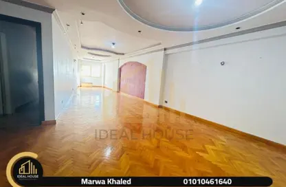 Apartment - 2 Bedrooms - 1 Bathroom for sale in 14th of May Bridge - Smouha - Hay Sharq - Alexandria