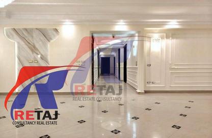 Apartment - 3 Bedrooms - 3 Bathrooms for sale in Al Tayaran St. - Al Sharekat - Nasr City - Cairo