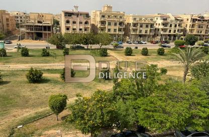 Apartment - 4 Bedrooms - 3 Bathrooms for sale in Musab Bin Omair St. - Area E - Ganoob El Acadimia - New Cairo City - Cairo