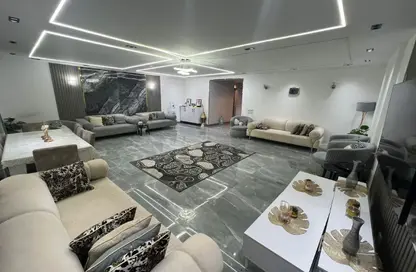 شقة - 4 غرف نوم - 2 حمامات للبيع في شارع محي الدين أبو العز - الدقي - الجيزة شقة - 4 غرف نوم - 2 حمامات للبيع في شارع محي الدين أبو العز - الدقي - الجيزة