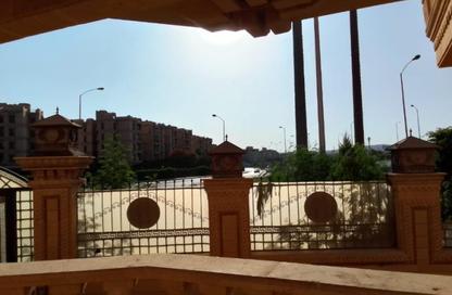 فيلا - 8 غرف نوم - 8 حمامات للبيع في الشيخ زايد - الجيزة