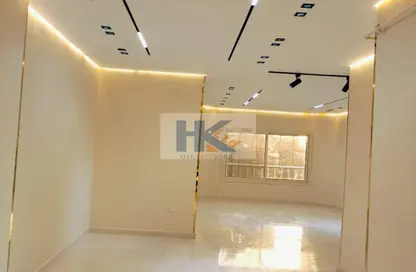 شقة - 3 غرف نوم - 2 حمامات للبيع في شارع عزالدين عمر - الطالبية - الهرم - حي الهرم - الجيزة