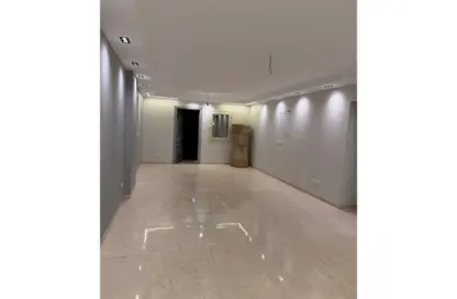 Apartment - 3 Bedrooms - 2 Bathrooms for rent in 10th Sector - Zahraa El Maadi - Hay El Maadi - Cairo