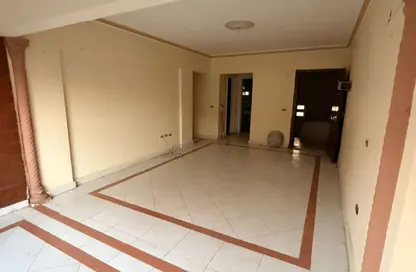 Apartment - 3 Bedrooms - 2 Bathrooms for sale in Al Bashayer District - 6 October City - Giza