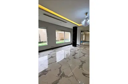 Townhouse - 5 Bedrooms - 5 Bathrooms for sale in 9th District - Sheikh Zayed City - Giza