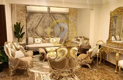 Apartment - 4 Bedrooms - 3 Bathrooms for sale in Mostafa Helmy St. - Almazah - Heliopolis - Masr El Gedida - Cairo
