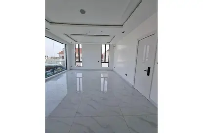 Apartment - 3 Bedrooms - 2 Bathrooms for sale in Fifth Square - The 5th Settlement - New Cairo City - Cairo