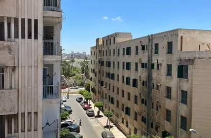 Apartment - 4 Bedrooms - 2 Bathrooms for sale in El Shatby - Hay Wasat - Alexandria