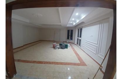 Apartment - 3 Bedrooms - 2 Bathrooms for sale in Gesr Suez St. - Roxy - Heliopolis - Masr El Gedida - Cairo