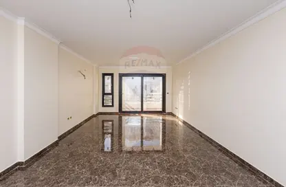 Apartment - 3 Bedrooms - 2 Bathrooms for rent in El Riada School St. - Smouha - Hay Sharq - Alexandria