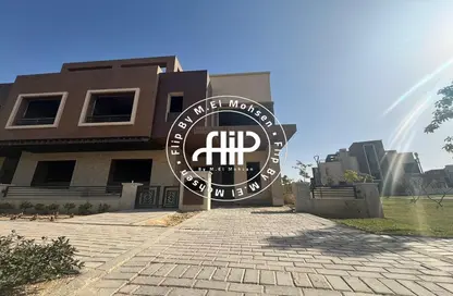 Townhouse - 3 Bedrooms - 5 Bathrooms for sale in New Giza - Cairo Alexandria Desert Road - 6 October City - Giza