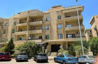 Apartment - 3 Bedrooms - 3 Bathrooms for sale in Green Residence 1 - 7th District - Sheikh Zayed City - Giza