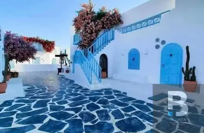 شاليه - 2 غرف نوم - 2 حمامات للبيع في ماونتن فيو راس الحكمة - راس الحكمة - الساحل الشمالي