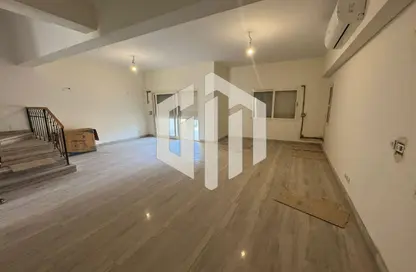 فيلا - 3 غرف نوم - 4 حمامات للايجار في ارورا - اب تاون كايرو - المقطم - القاهرة