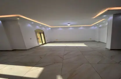 Office Space - Studio - 2 Bathrooms for rent in Al Shaimaa St. - Area F - Ganoob El Acadimia - New Cairo City - Cairo