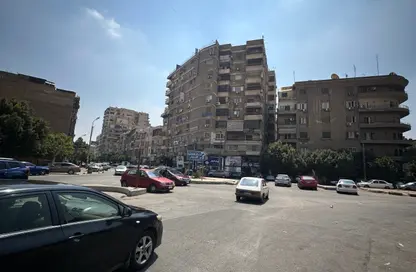 شقة - 6 غرف نوم - 3 حمامات للبيع في شارع نخله المطيعي - ميدان تريومف - النزهة - القاهرة