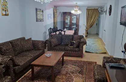 شقة - 3 غرف نوم - 2 حمامات للايجار في شارع النصر - سموحة - حي شرق - الاسكندرية