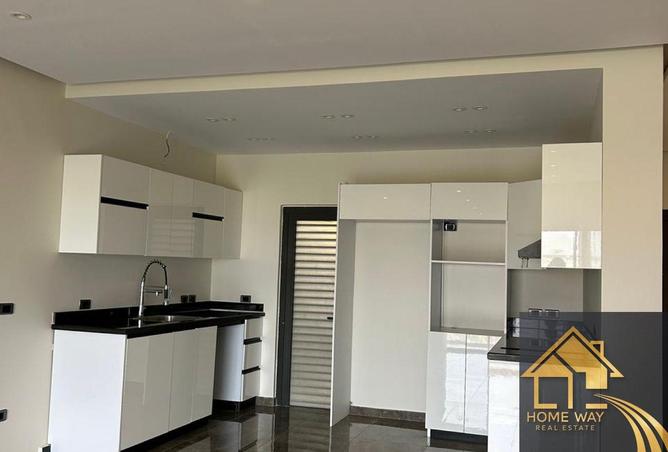 8260080 - Property Image 3