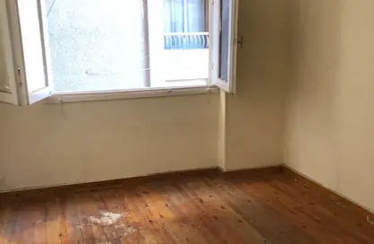 Apartment - 3 Bedrooms - 1 Bathroom for sale in Moez Al Dawla St. - 6th Zone - Nasr City - Cairo