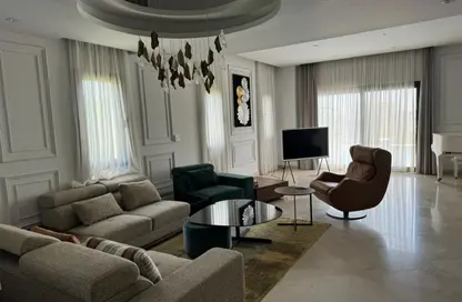 فيلا - 5 غرف نوم - 4 حمامات للايجار في ليفانا - اب تاون كايرو - المقطم - القاهرة