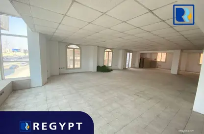 Full Floor - Studio - 4 Bathrooms for rent in Zahraa Al Maadi St. - Degla - Hay El Maadi - Cairo