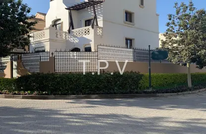 Villa - 6 Bedrooms - 5 Bathrooms for sale in Hyde Park - 5th Settlement Compounds - The 5th Settlement - New Cairo City - Cairo