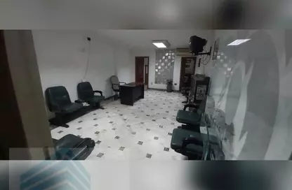 Clinic - Studio - 1 Bathroom for rent in Kasr Al Safa St. - Zezenia - Hay Sharq - Alexandria