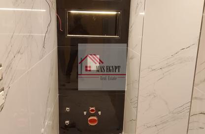 Apartment - 2 Bedrooms - 1 Bathroom for sale in Mosadak St. - Dokki - Giza