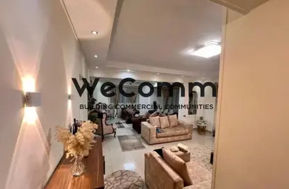 Apartment - 3 Bedrooms - 2 Bathrooms for sale in Gameat Al Dewal Al Arabeya St. - Mohandessin - Giza