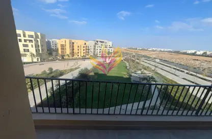 شقة - 4 غرف نوم - 3 حمامات للايجار في أو ويست - كمبوندات 6 أكتوبر - مدينة 6 أكتوبر - الجيزة