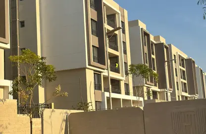 Apartment - 2 Bedrooms - 2 Bathrooms for sale in Fifth Square - The 5th Settlement - New Cairo City - Cairo