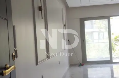 شقة - 2 غرف نوم - 2 حمامات للايجار في جاليريا  مون فالى - المستثمرين الجنوبية - مدينة القاهرة الجديدة - القاهرة
