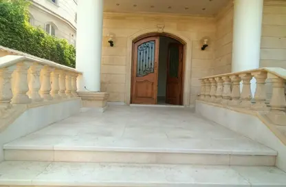 شقة - 4 غرف نوم - 3 حمامات للايجار في المنطقة د - حى جنوب الاكايمية - مدينة القاهرة الجديدة - القاهرة