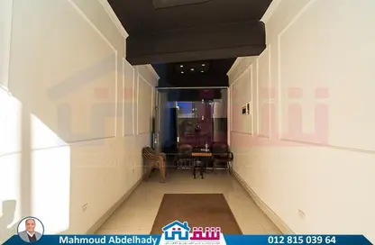 محل تجاري - استوديو - 2 حمامات للبيع في سيدي بشر - حي اول المنتزة - الاسكندرية