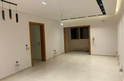 Apartment - 3 Bedrooms - 2 Bathrooms for sale in North Lotus - El Lotus - New Cairo City - Cairo
