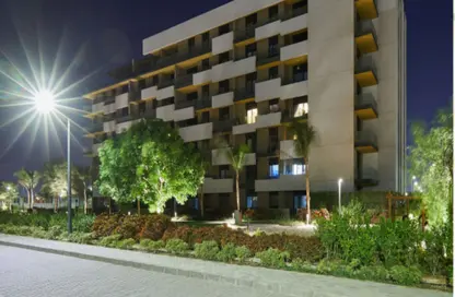 شقة - 3 غرف نوم - 3 حمامات للبيع في كمبوند البروج - كمبوندات الشروق - مدينة الشروق - القاهرة