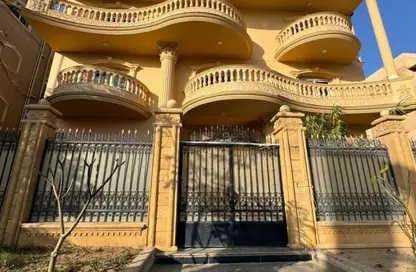 Villa - Studio - 6 Bathrooms for rent in New Cairo City - Cairo