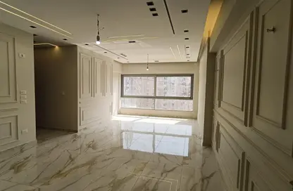 Apartment - 3 Bedrooms - 2 Bathrooms for rent in Zahraa El Maadi - Hay El Maadi - Cairo