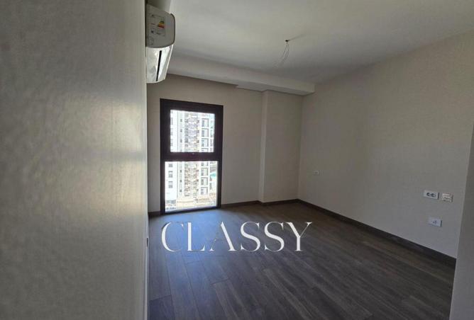 8273308 - Property Image 2