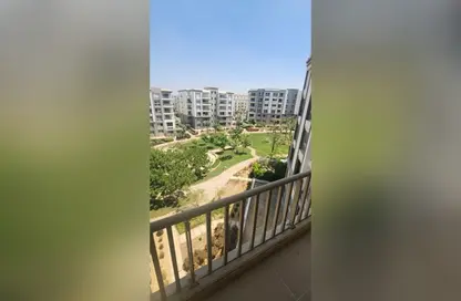 Apartment - 2 Bedrooms - 3 Bathrooms for sale in Hyde Park - New Cairo City - Cairo