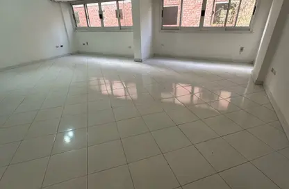Apartment - 3 Bedrooms - 1 Bathroom for rent in Al Gazaer St. - New Maadi Extension - Hay El Maadi - Cairo