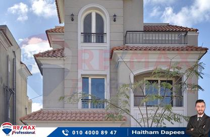 Villa - 6 Bedrooms - 5 Bathrooms for sale in Al Shohada Square St. - Smouha - Hay Sharq - Alexandria