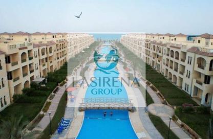 Chalet - 2 Bedrooms - 2 Bathrooms for sale in Lasirena Palm Beach - Al Ain Al Sokhna - Suez