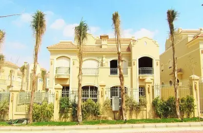 Townhouse - 4 Bedrooms - 3 Bathrooms for sale in Al Patio 5 - El Patio - El Shorouk Compounds - Shorouk City - Cairo
