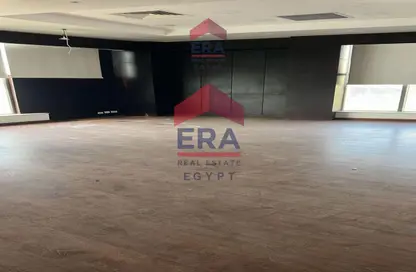 Office Space - Studio - 3 Bathrooms for rent in Cornish El Nile St. - Maadi - Hay El Maadi - Cairo