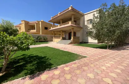 Villa - 3 Bedrooms - 4 Bathrooms for rent in East The Academy - New Cairo City - Cairo
